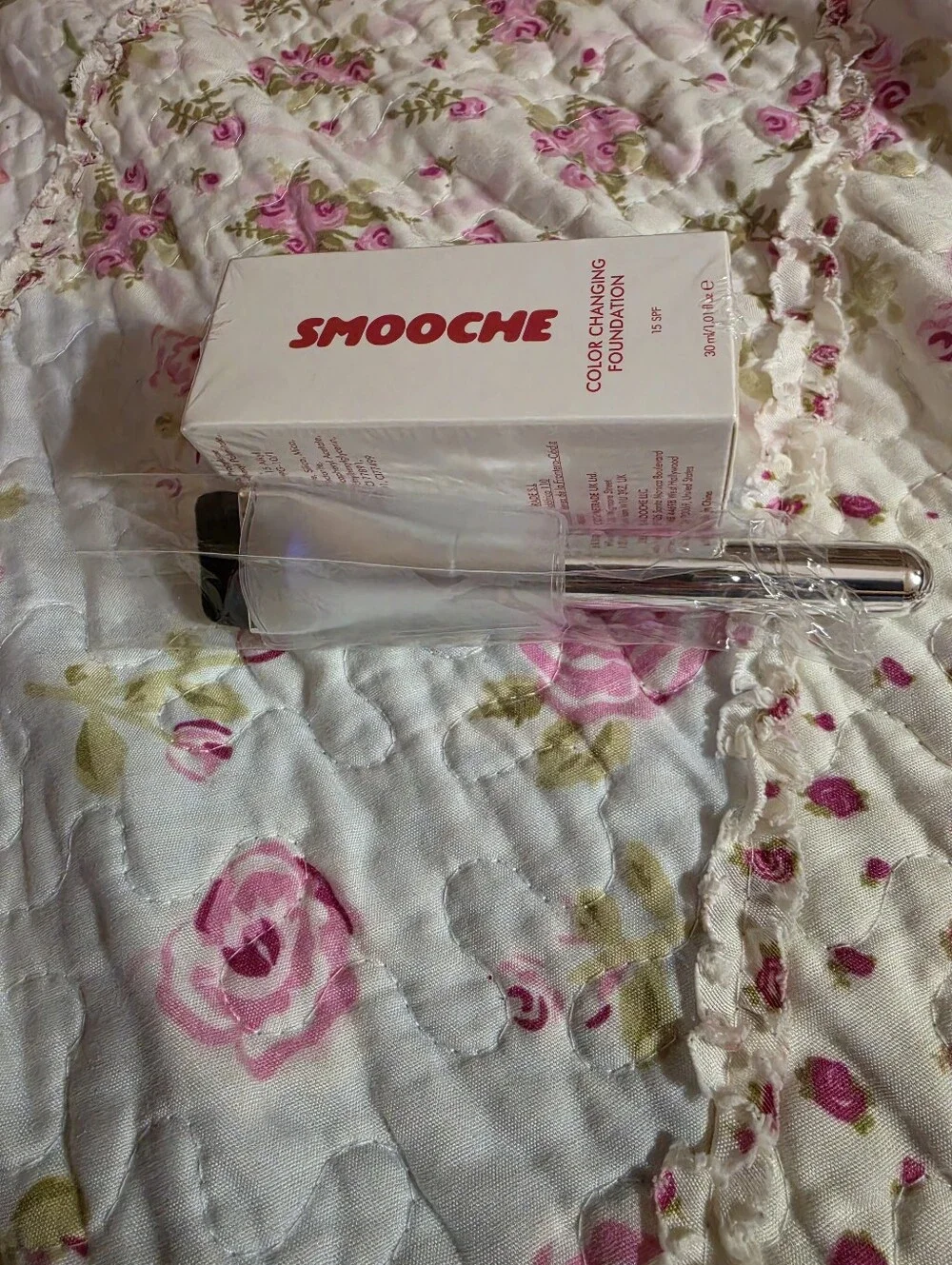 SMOOCHE color changing foundation
